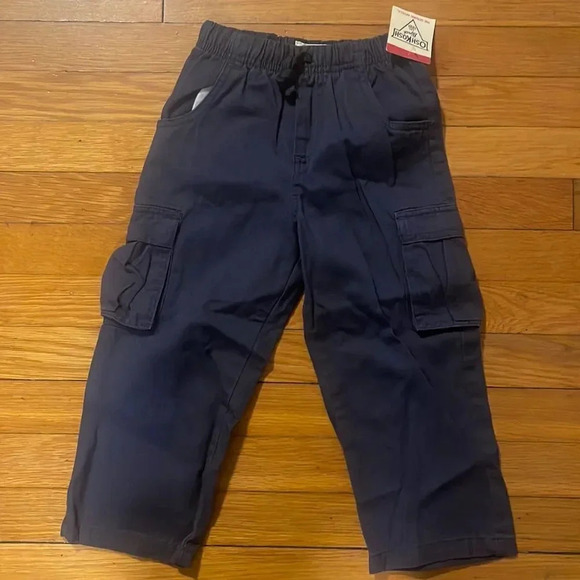 OshKosh B’Gosh cargo pants - Picture 1 of 6